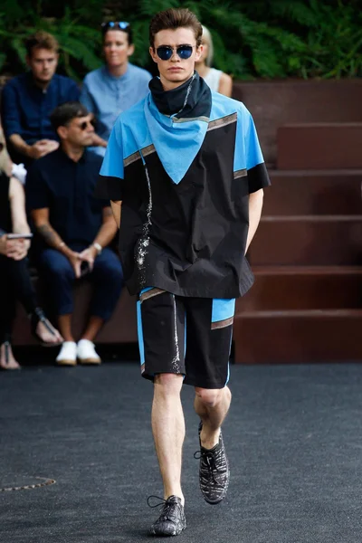 Look 33